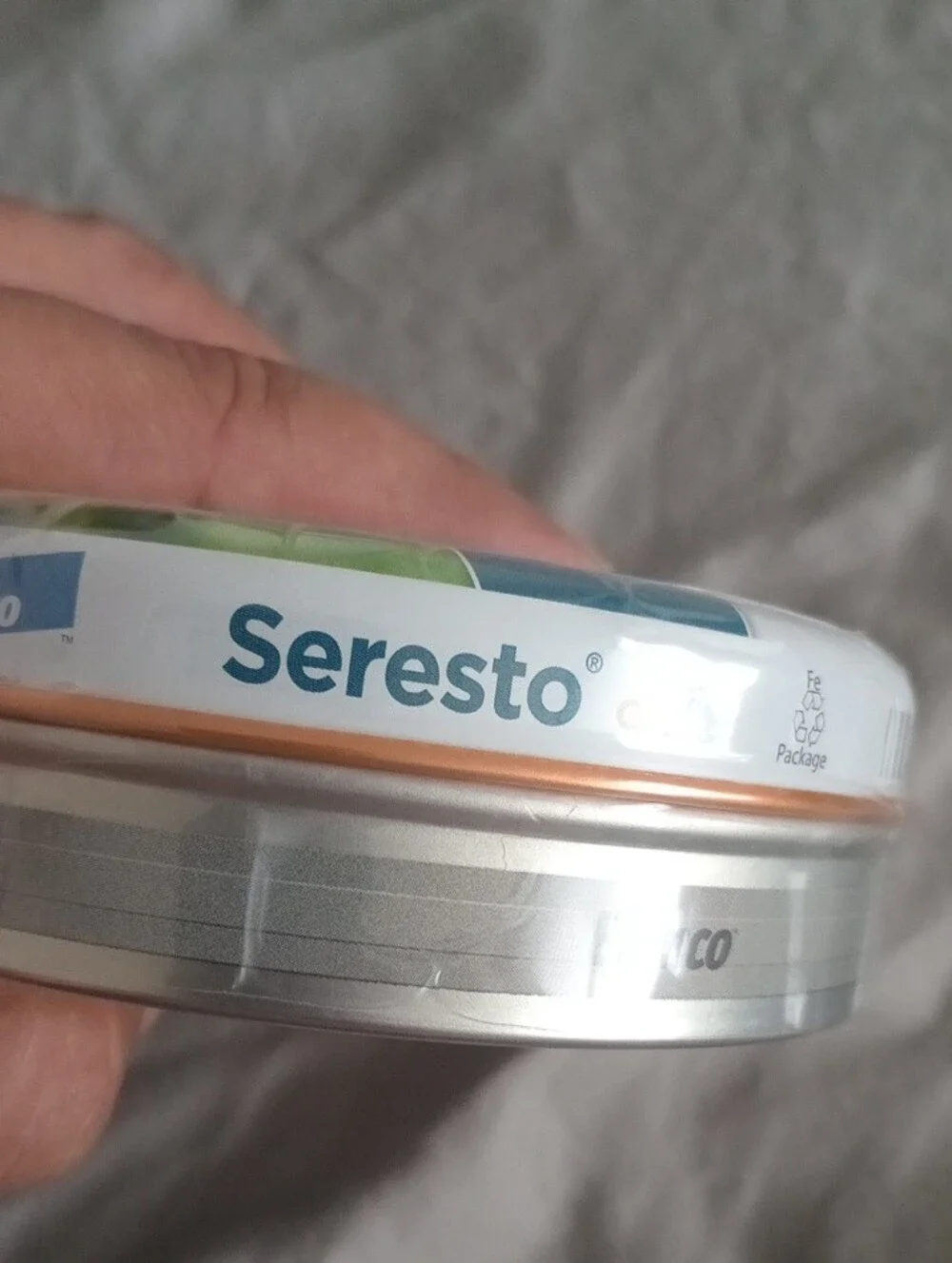 Elanco Seresto Cat Flea & Tick Collar — White/Blue